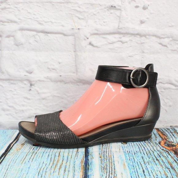 Earth Shoes - Earth Hera Gray Leather Adjustable Ankle Strap Sandals Size 7.5 B